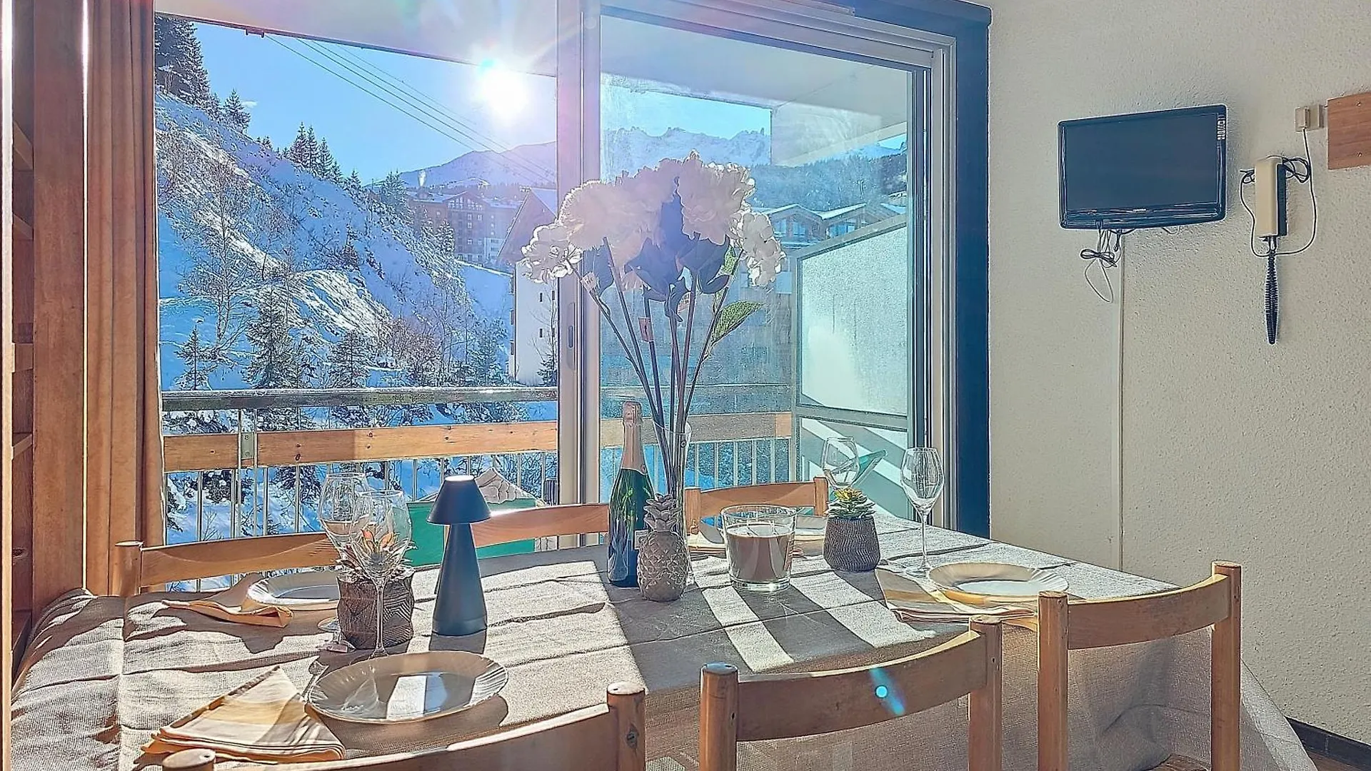 Courchevel 1650 - Mountain View - Snow Front 2S03 Apartment