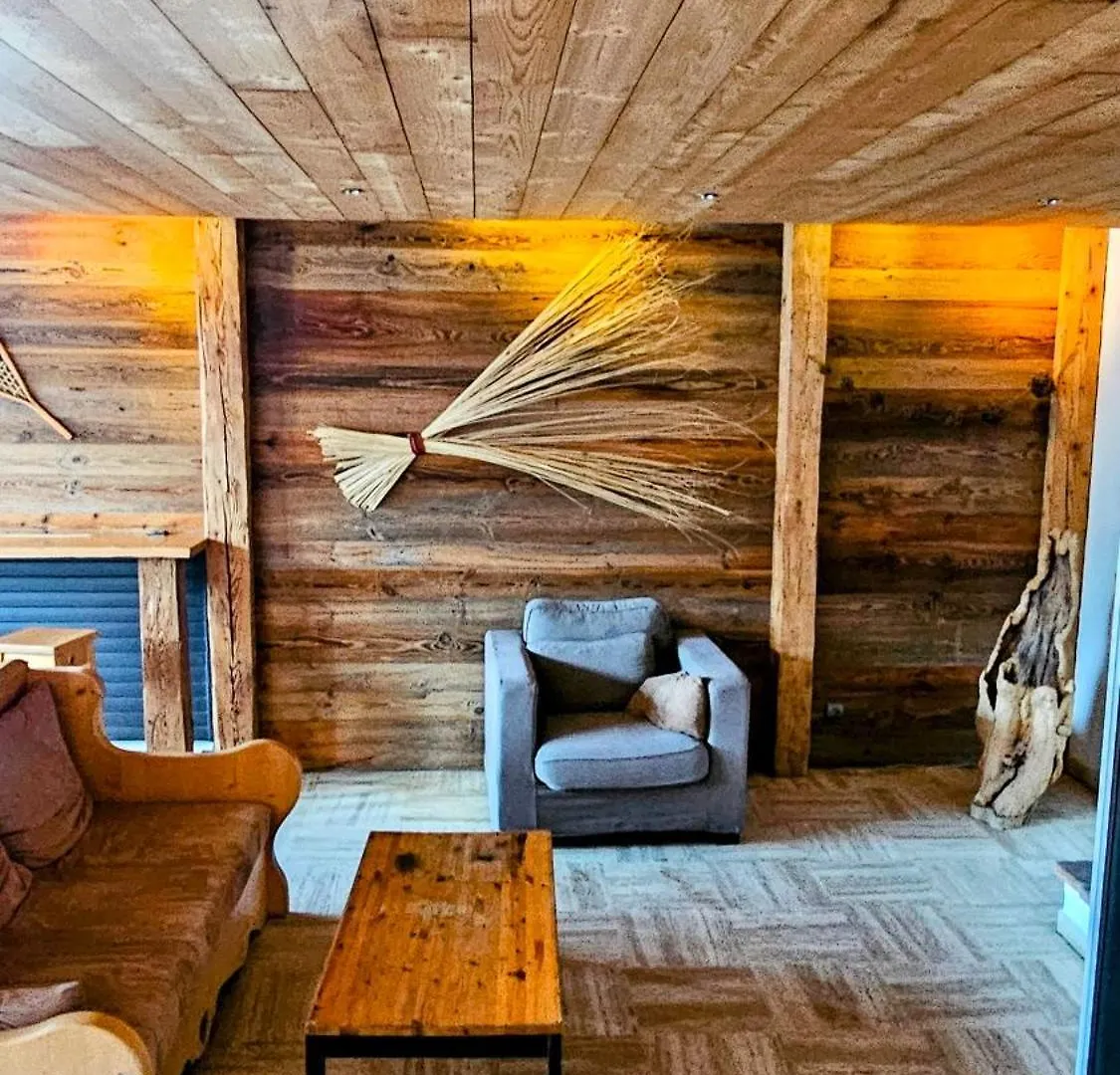Courchevel 1650 - Mountain View - Snow Front 2S03 Apartment 0*,  France